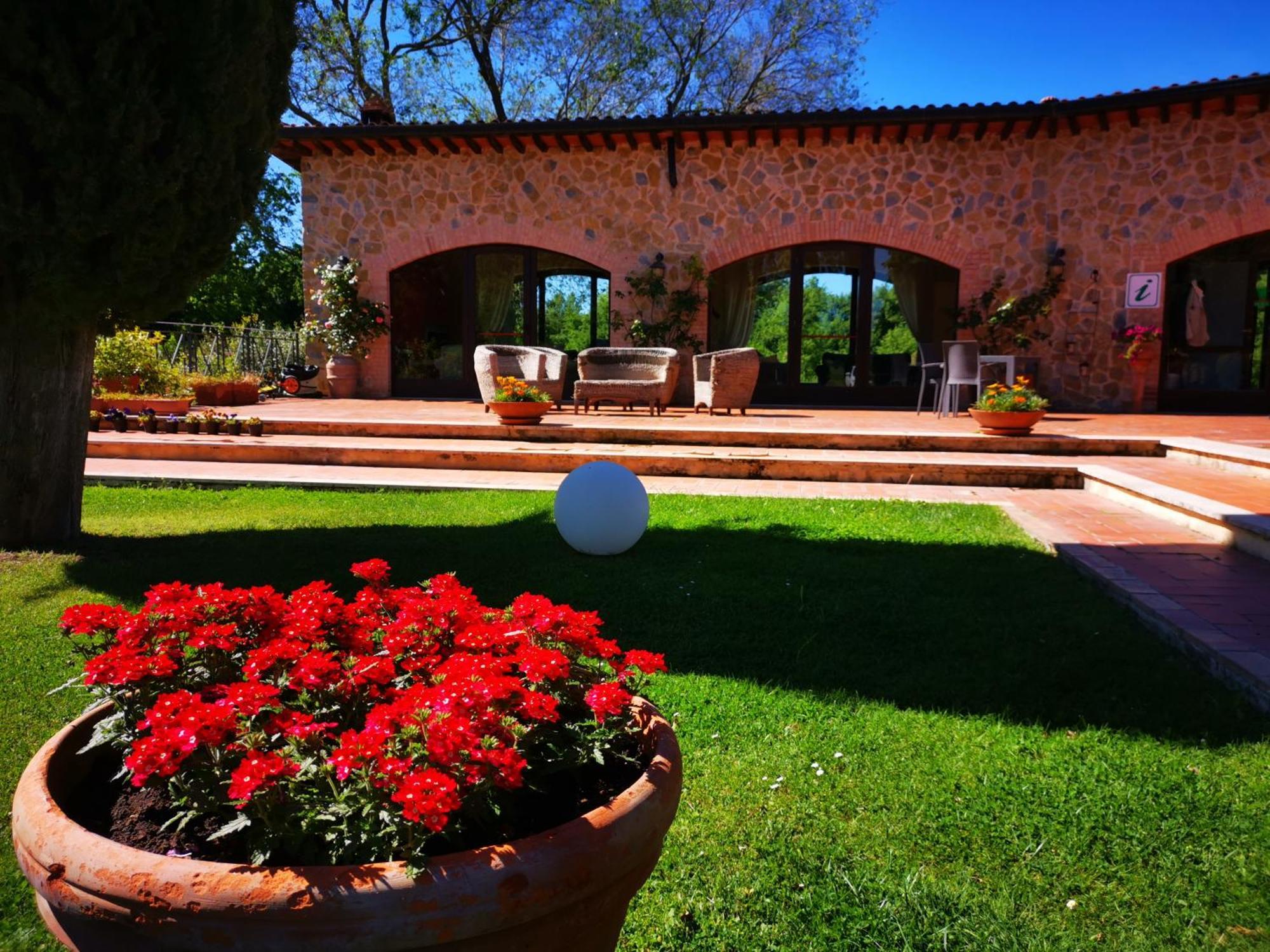 Agriturismo Podere S. Croce Saturnia Eksteriør billede