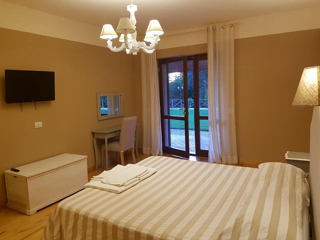 Agriturismo Podere S. Croce Saturnia Eksteriør billede